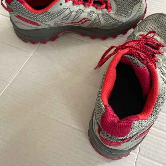 Size 9.5 - Saucony Excursion TR 11 Gray - S10392-1 - Picture 4 of 5